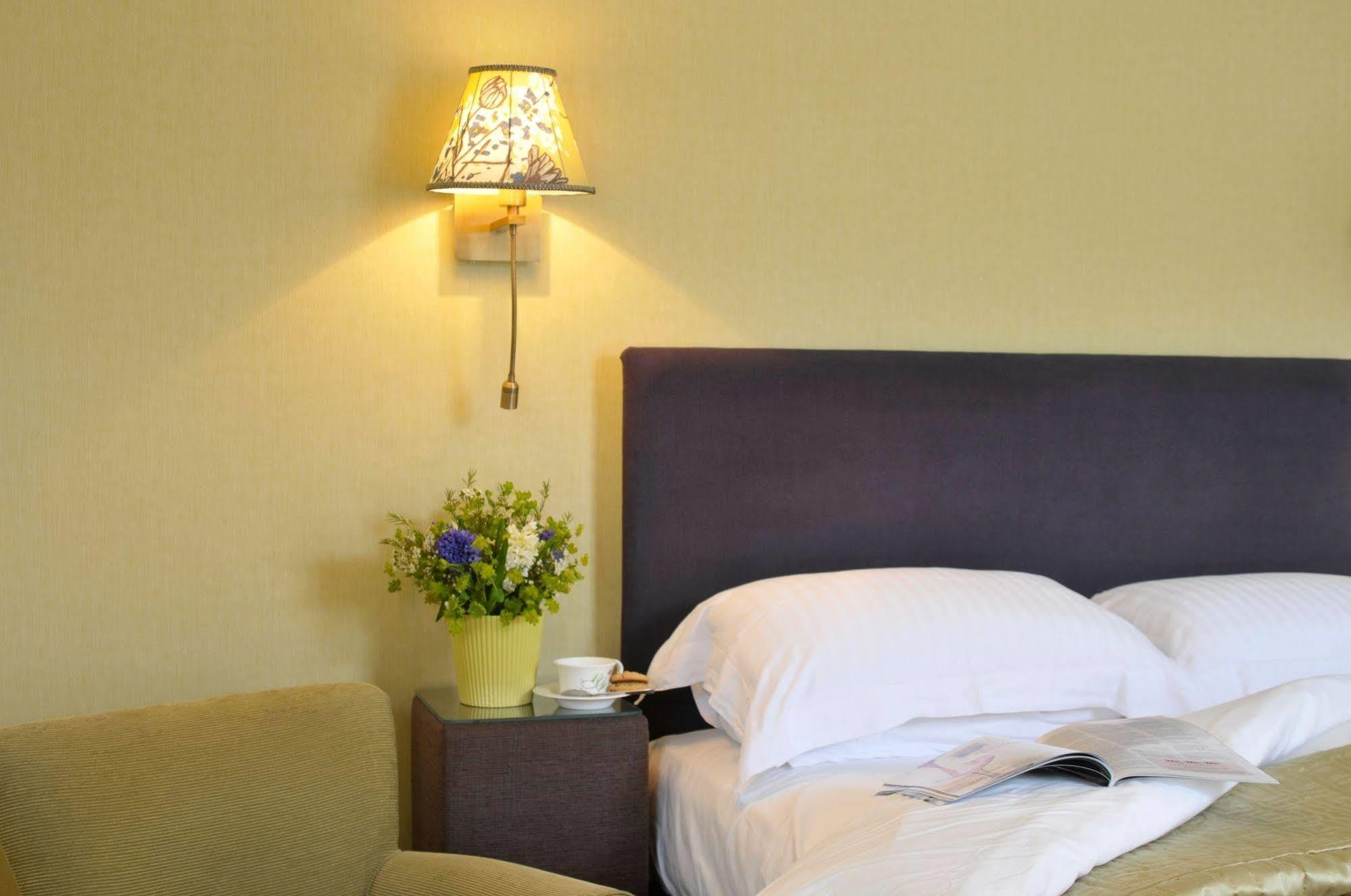 Host & Stay - The Raven Hotel Much Wenlock Εξωτερικό φωτογραφία